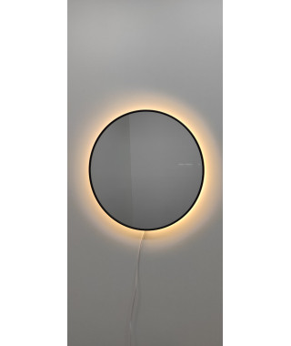 Зеркала овальной формы с рамой из металла с подсветкой