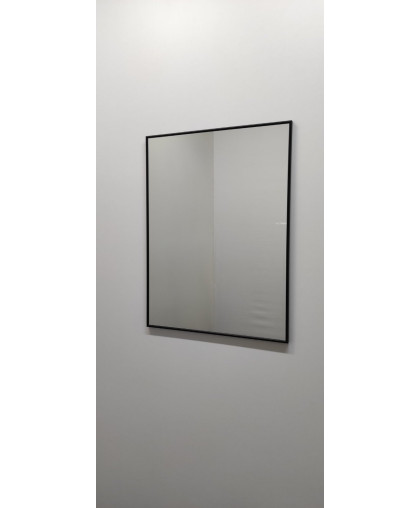 Зеркало прямоугольной формы в черной металлической раме . Р2021.