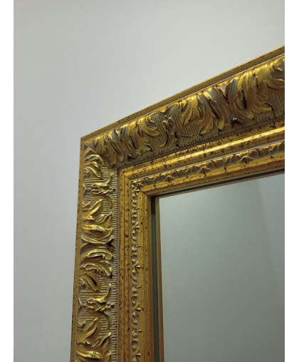 Зеркало прямоугольной формы в деревянной раме rлассической формі с золотім орнаментом, 122 G Зеркало прямоугольной формы в деревянной раме rлассической формі с золотім орнаментом, 122 G